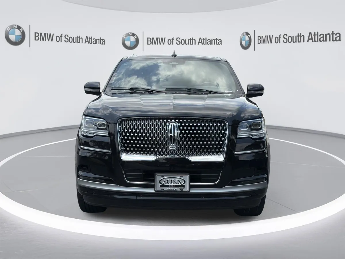 2024 Lincoln Navigator Reserve thumbnail 30