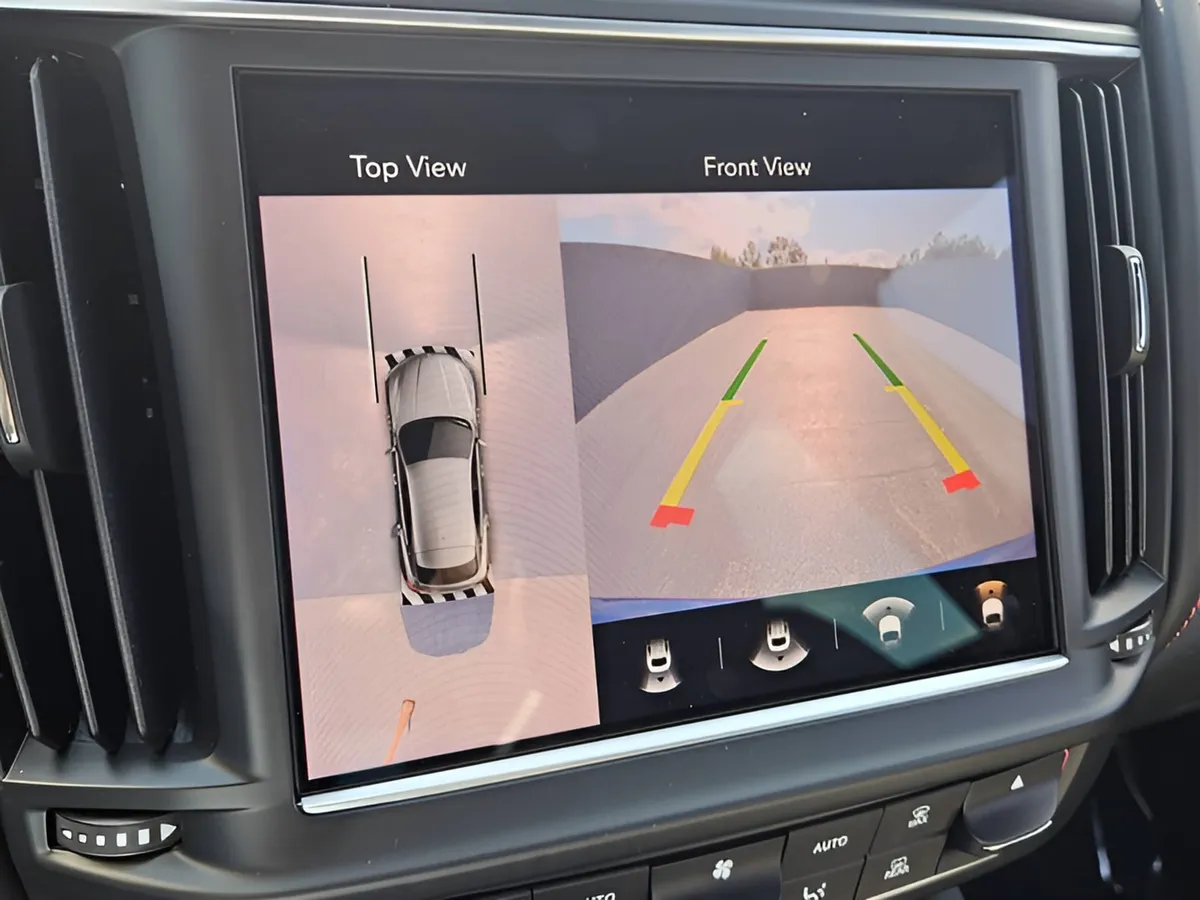 2024 Maserati Levante Modena Ultima thumbnail 23