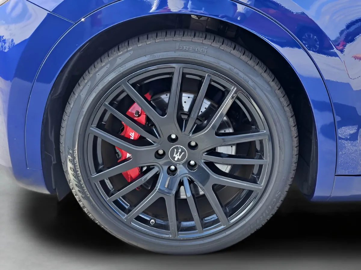 2024 Maserati Levante Modena Ultima thumbnail 39