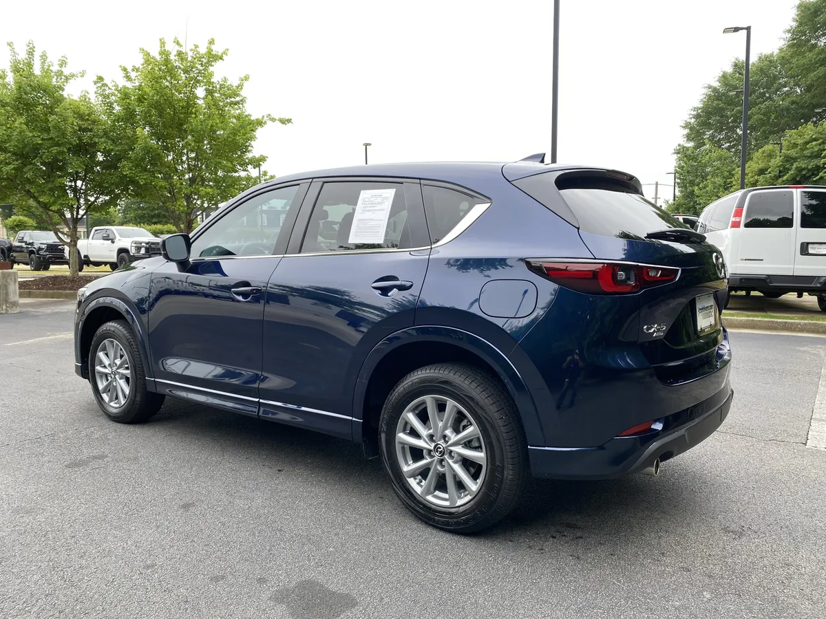 2024 Mazda CX-5 2.5 S Preferred Package thumbnail 6