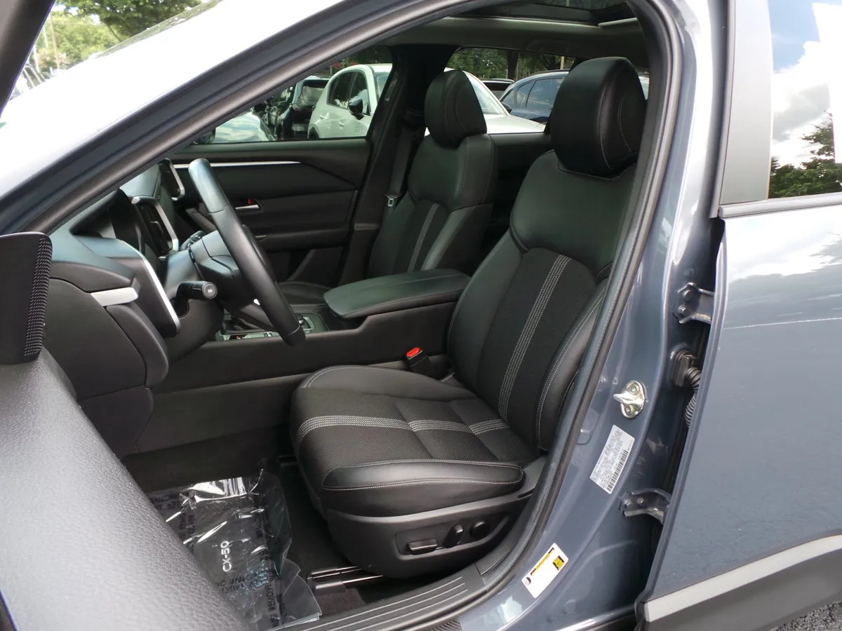 2024 Mazda CX-50 2.5 S Premium Package thumbnail 7