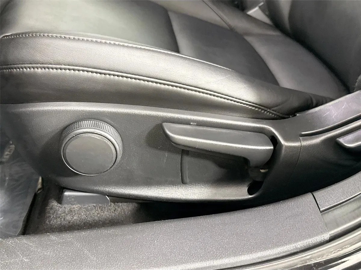 2024 Mazda Mazda3 Hatchback 2.5 S Select Sport thumbnail 28