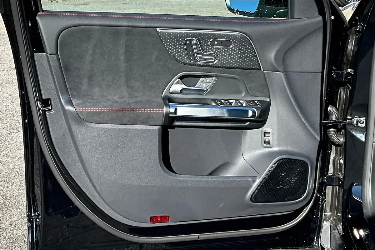 2024 Mercedes-Benz EQB 350 EQB 350 thumbnail 10