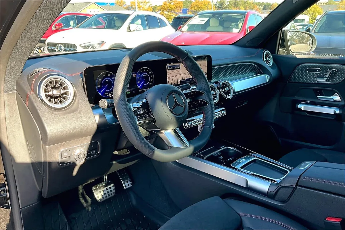 2024 Mercedes-Benz EQB 350 EQB 350 thumbnail 9