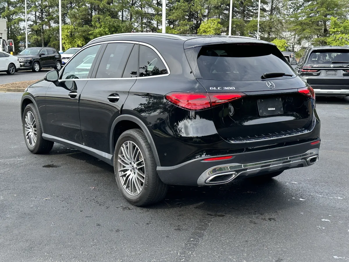 2024 Mercedes-Benz GLC 300 thumbnail 11