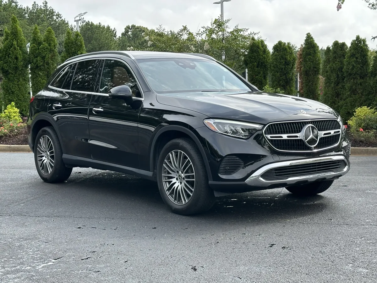 2024 Mercedes-Benz GLC 300 thumbnail 2
