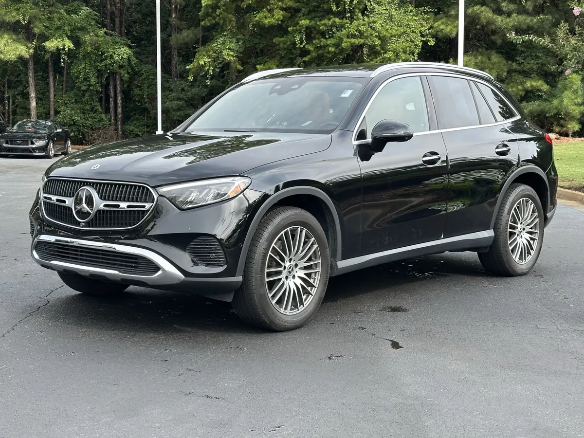 2024 Mercedes-Benz GLC 300 thumbnail 5