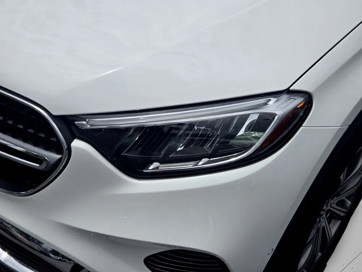 2024 Mercedes-Benz GLC 300 thumbnail 11