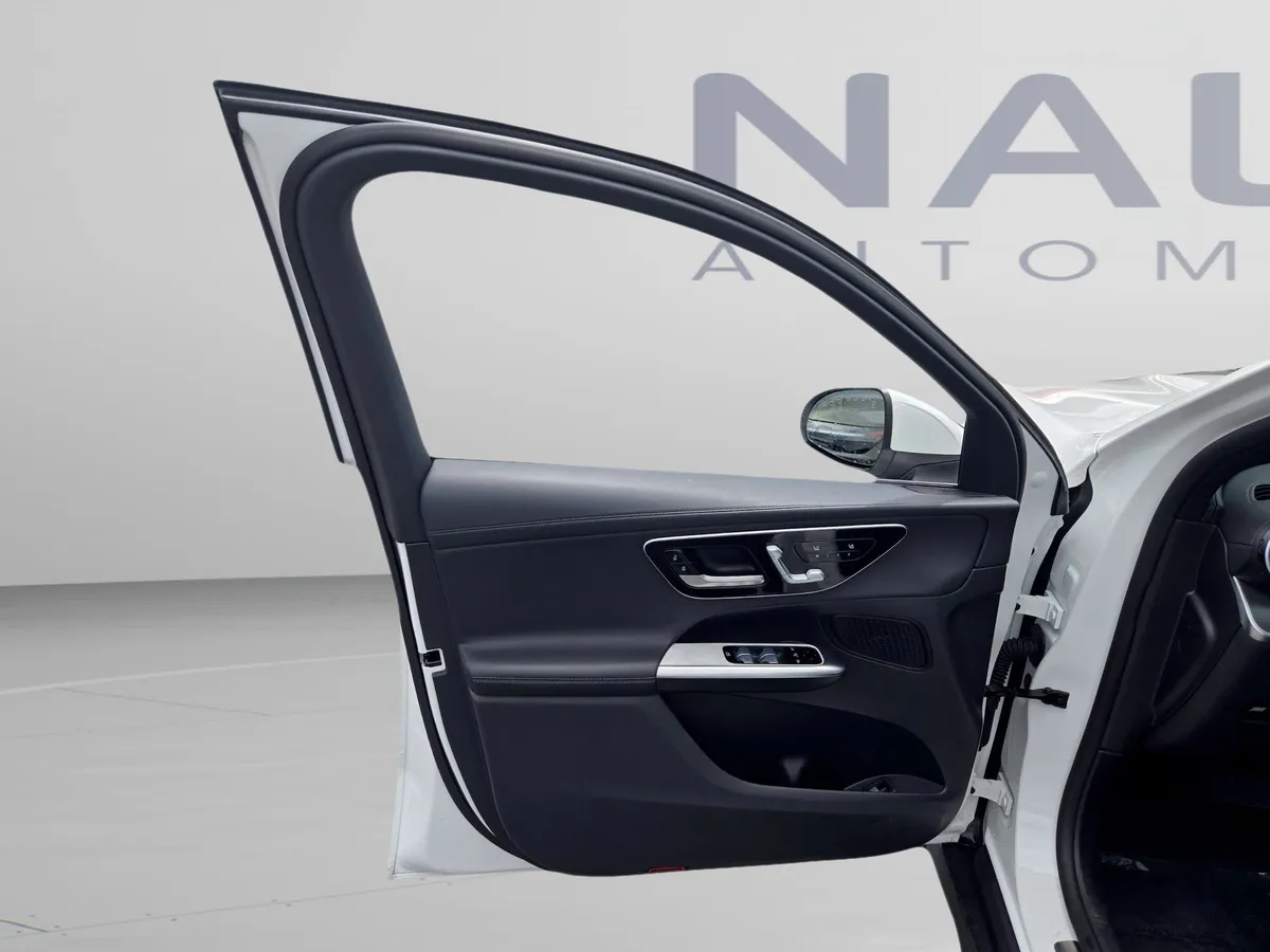 2024 Mercedes-Benz GLC 300 thumbnail 12