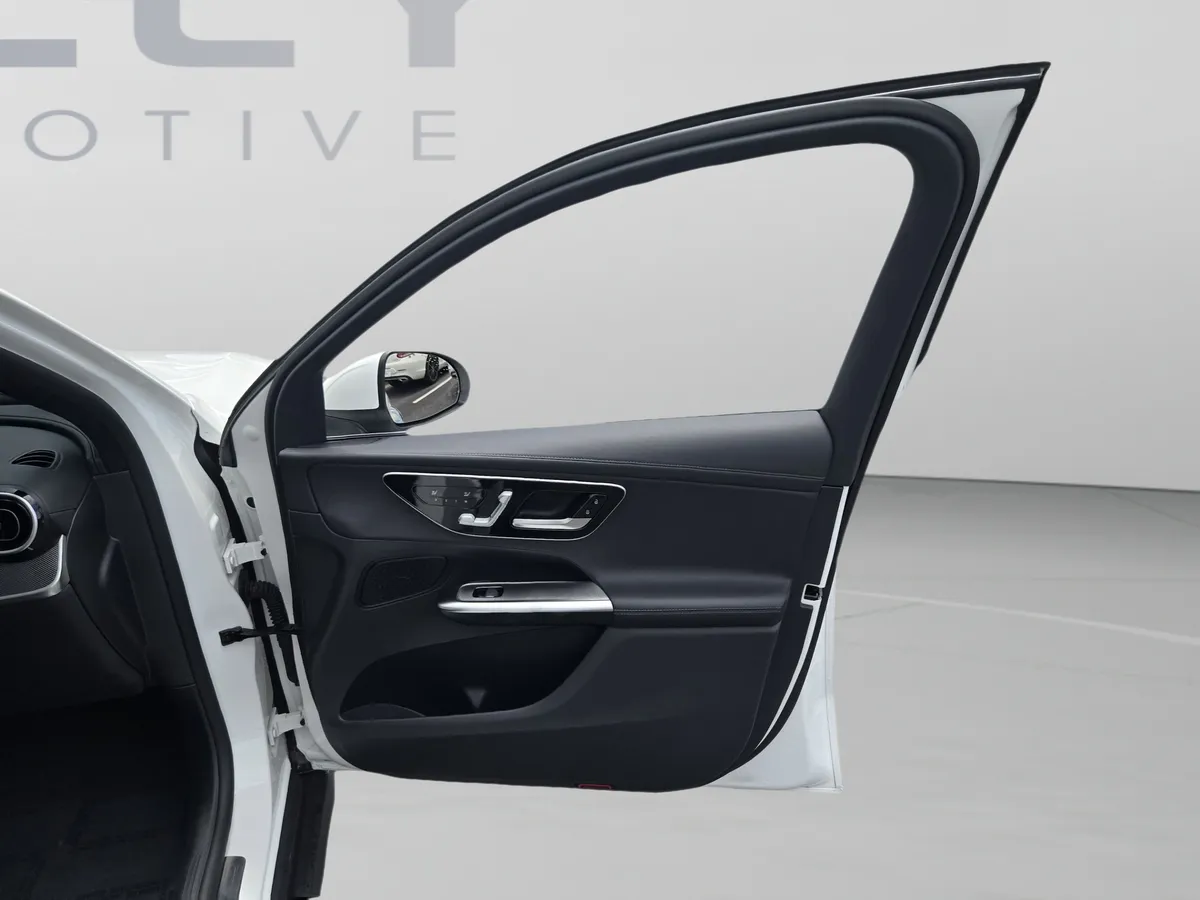 2024 Mercedes-Benz GLC 300 thumbnail 28