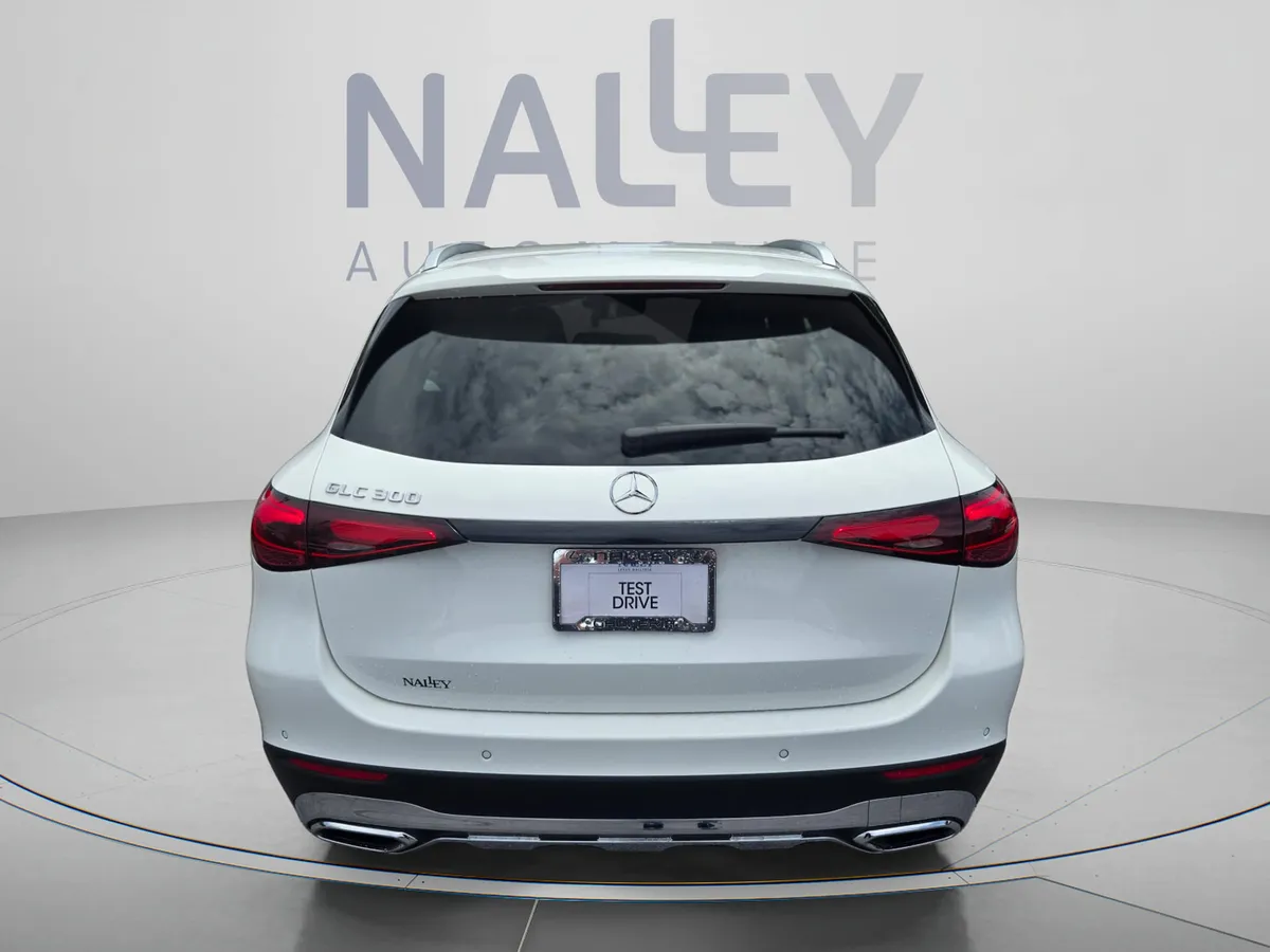 2024 Mercedes-Benz GLC 300 thumbnail 5