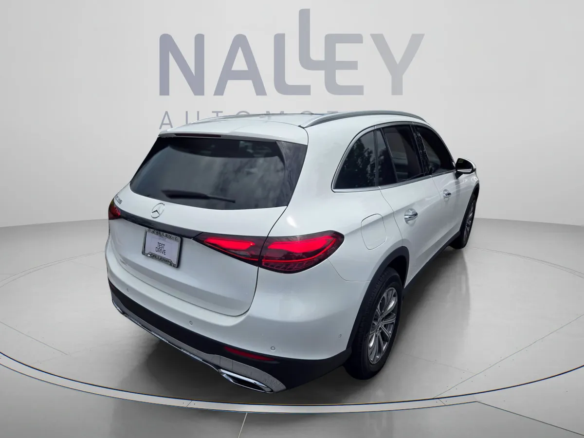 2024 Mercedes-Benz GLC 300 thumbnail 6