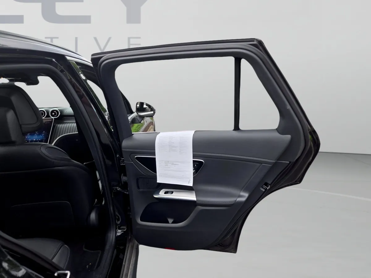 2024 Mercedes-Benz GLC 300 thumbnail 23