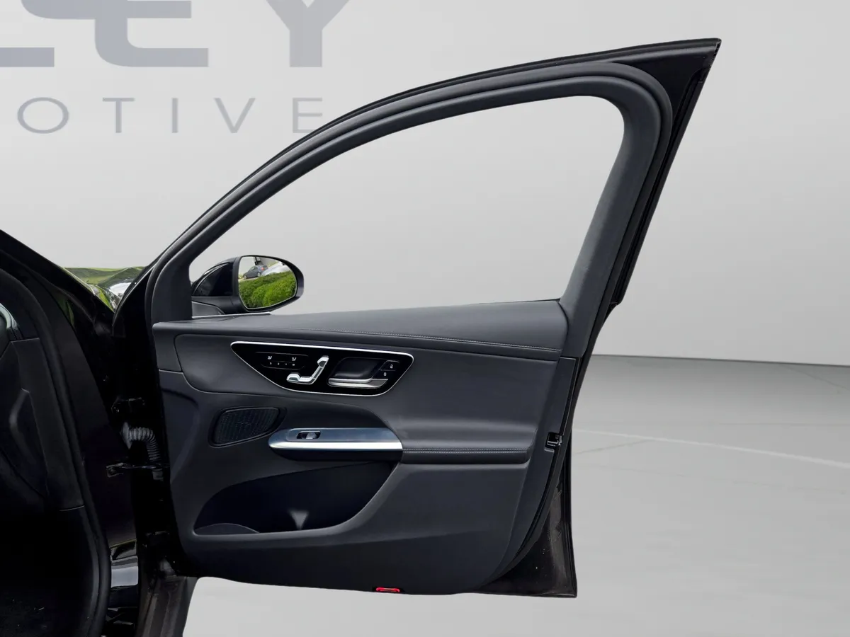 2024 Mercedes-Benz GLC 300 thumbnail 26