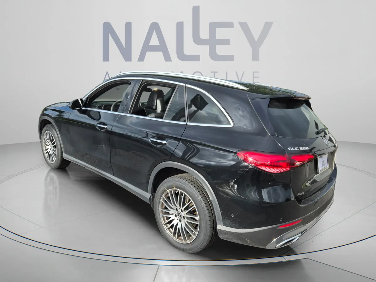 2024 Mercedes-Benz GLC 300 thumbnail 4