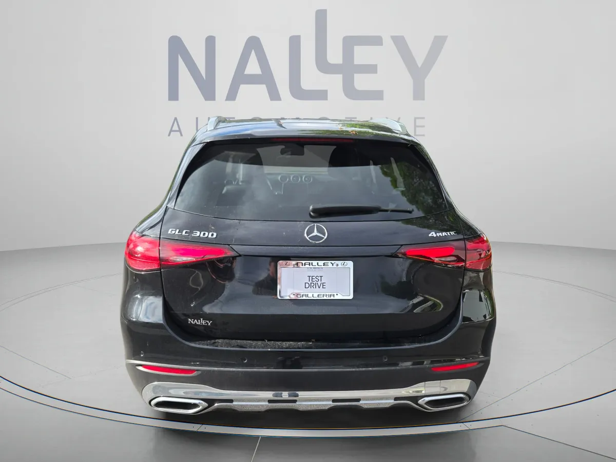 2024 Mercedes-Benz GLC 300 thumbnail 5