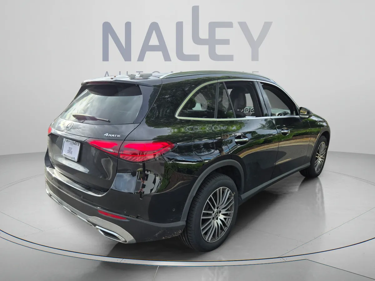 2024 Mercedes-Benz GLC 300 thumbnail 6
