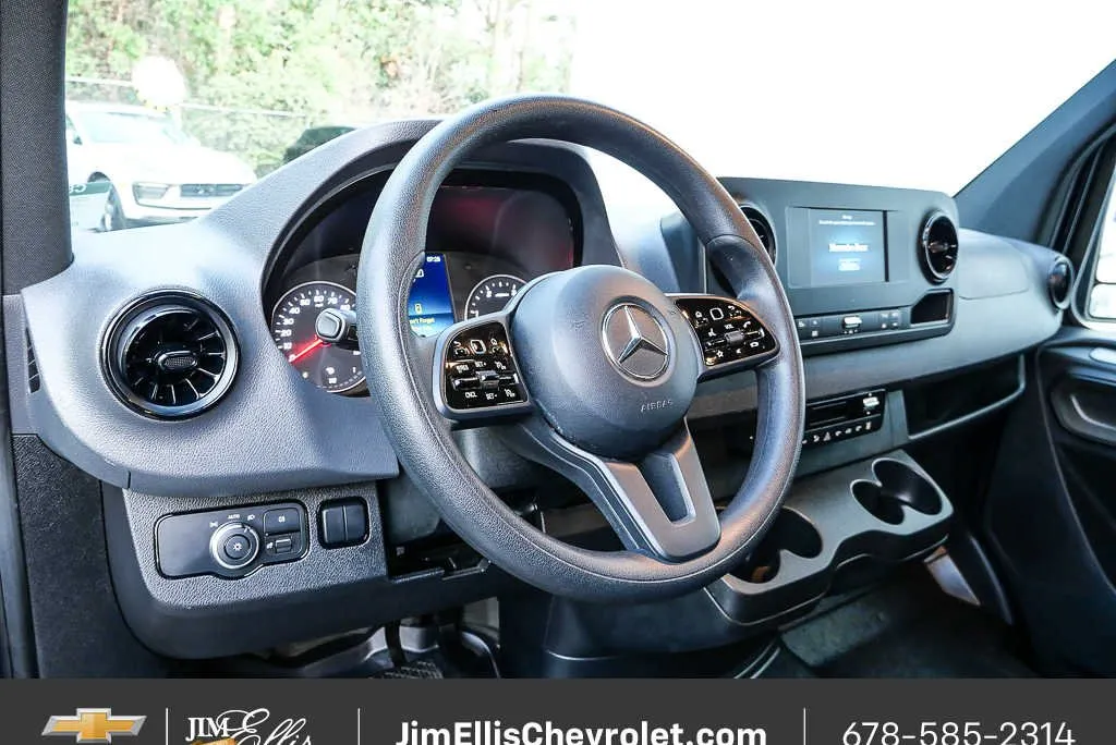 2024 Mercedes-Benz Sprinter Passenger Van NA thumbnail 4