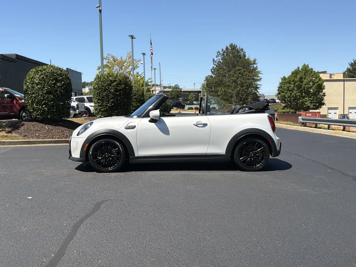 2024 MINI Convertible Cooper S thumbnail 12