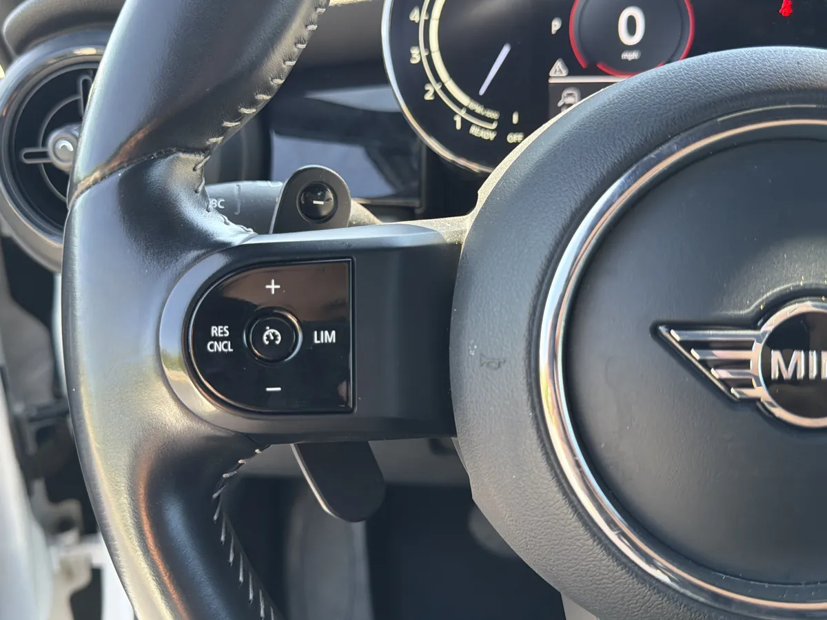 2024 MINI Convertible Cooper S thumbnail 28