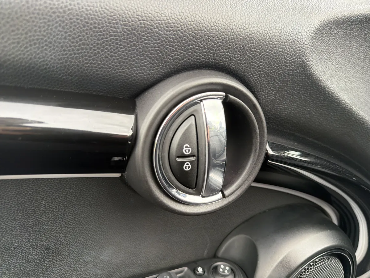 2024 MINI Convertible Cooper S thumbnail 20
