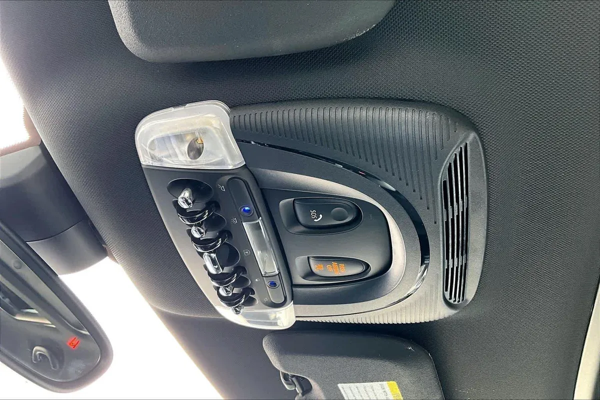 2024 MINI Countryman Cooper S thumbnail 32