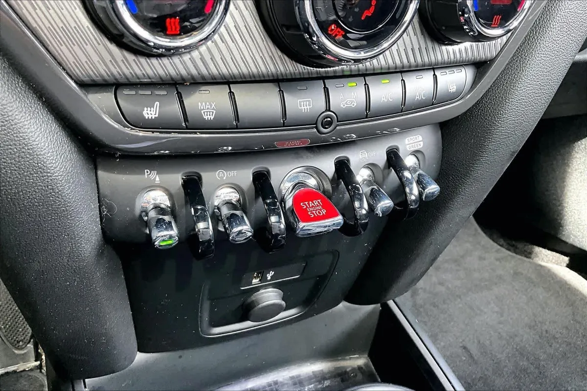 2024 MINI Countryman Cooper S thumbnail 33