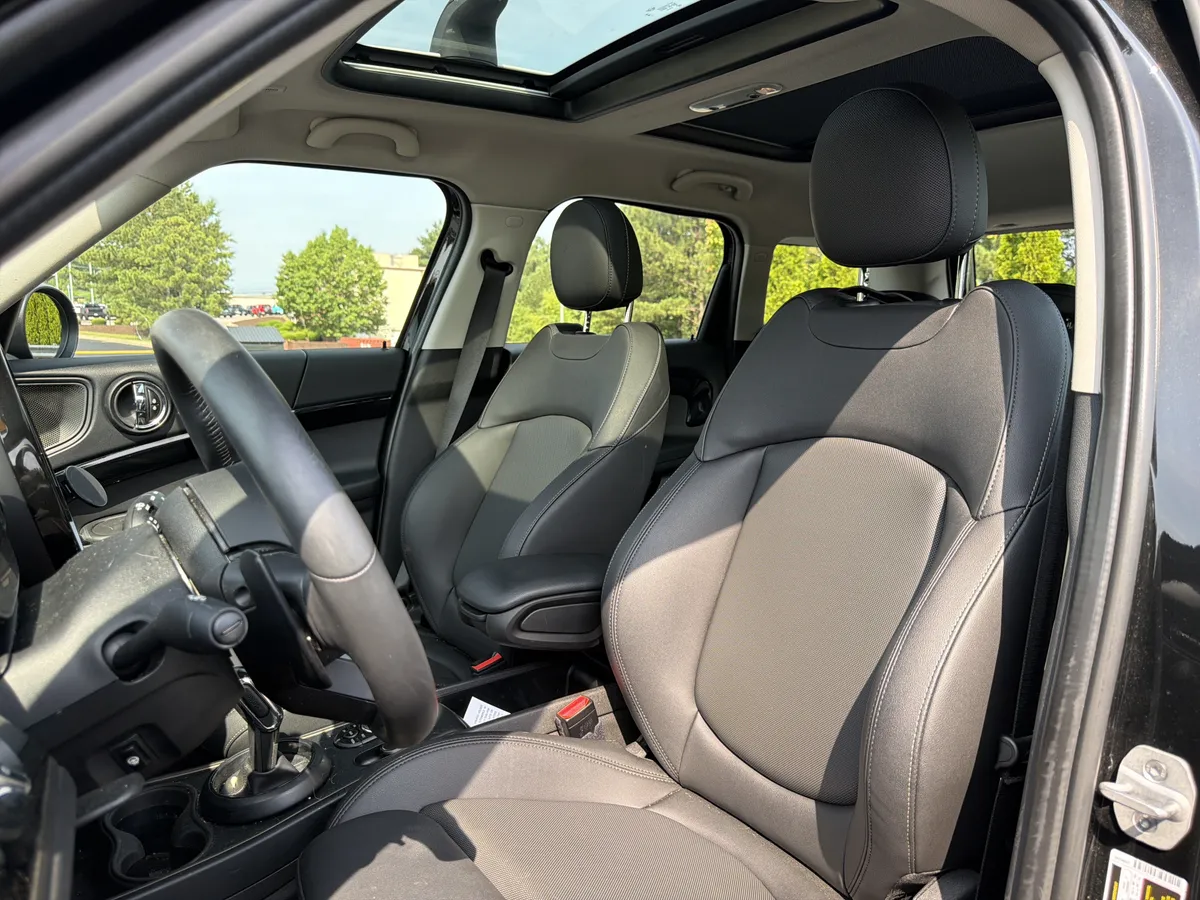 2024 MINI Countryman Cooper S thumbnail 6