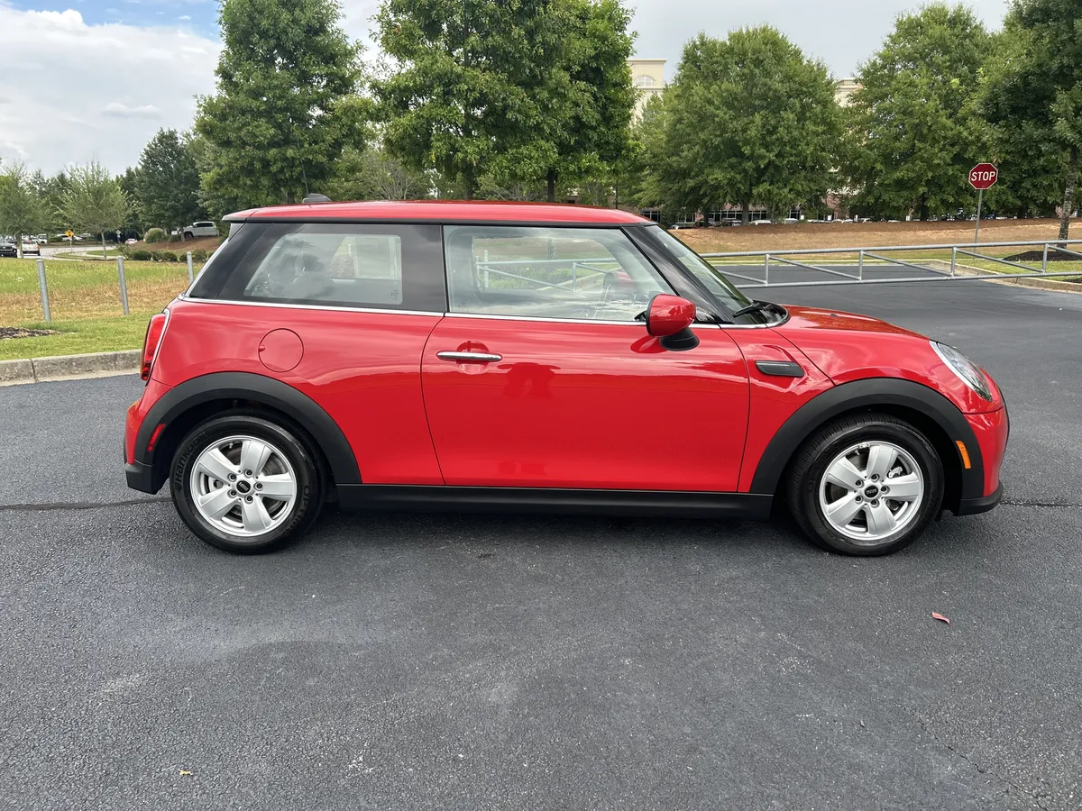 2024 MINI Hardtop 2 Door Cooper thumbnail 10