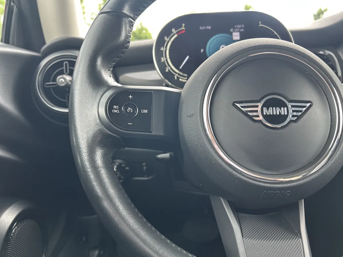 2024 MINI Hardtop 2 Door Cooper thumbnail 18
