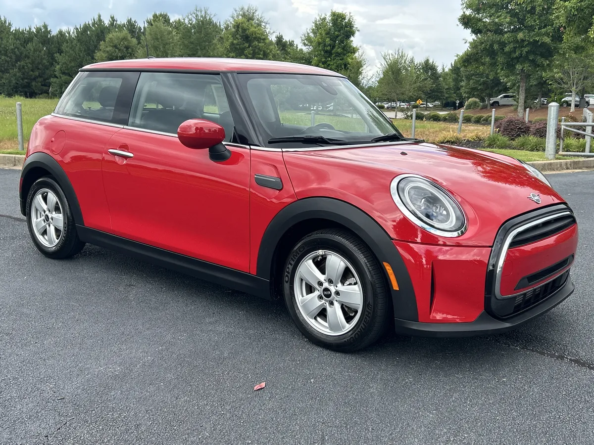 2024 MINI Hardtop 2 Door Cooper thumbnail 2