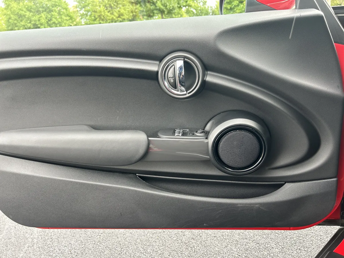 2024 MINI Hardtop 2 Door Cooper thumbnail 22