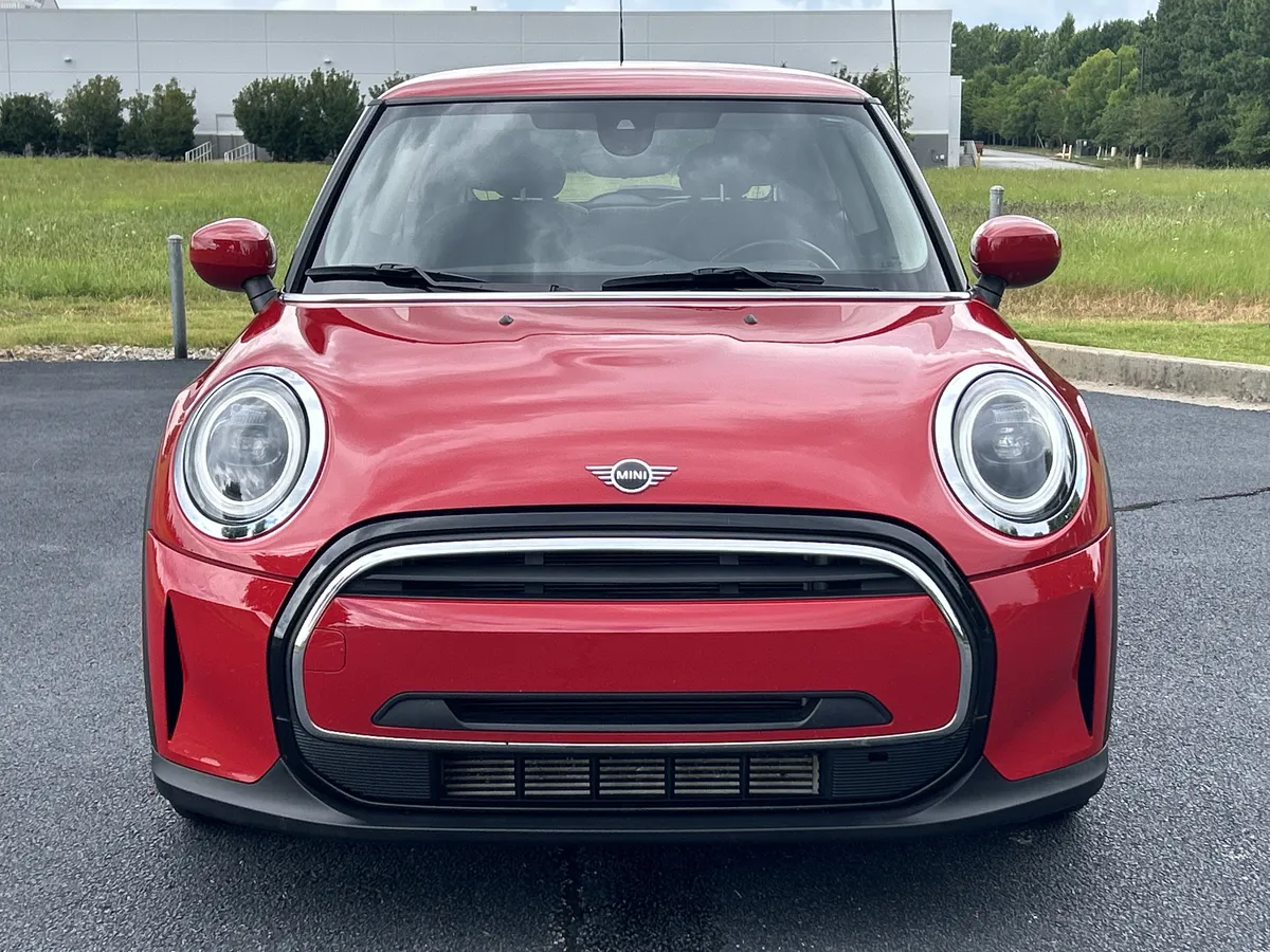 2024 MINI Hardtop 2 Door Cooper thumbnail 3