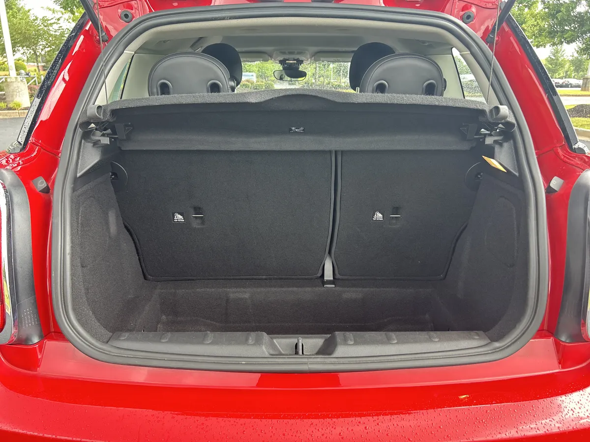 2024 MINI Hardtop 2 Door Cooper thumbnail 30