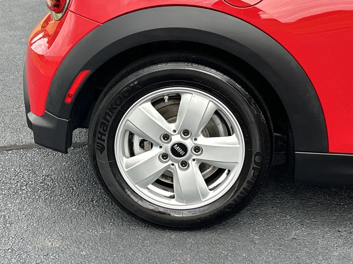 2024 MINI Hardtop 2 Door Cooper thumbnail 34
