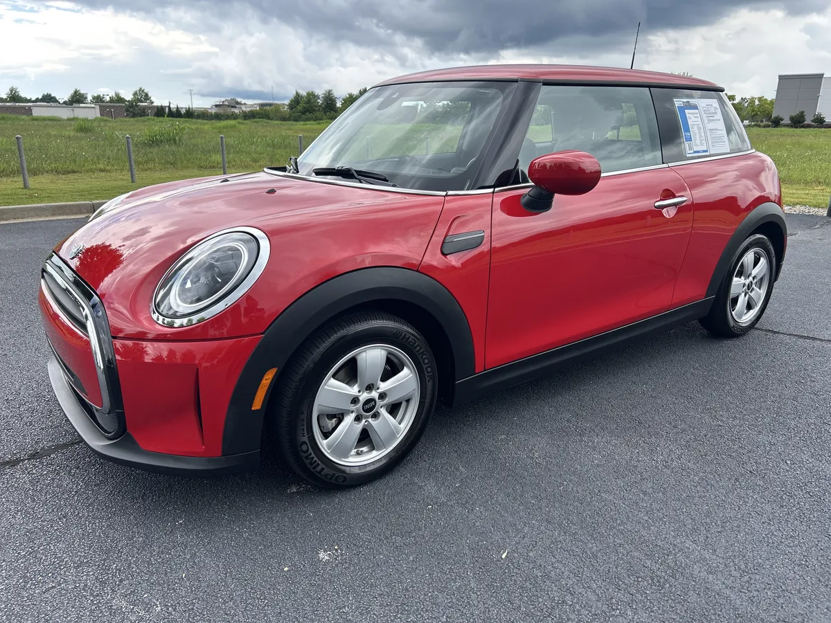 2024 MINI Hardtop 2 Door Cooper thumbnail 5