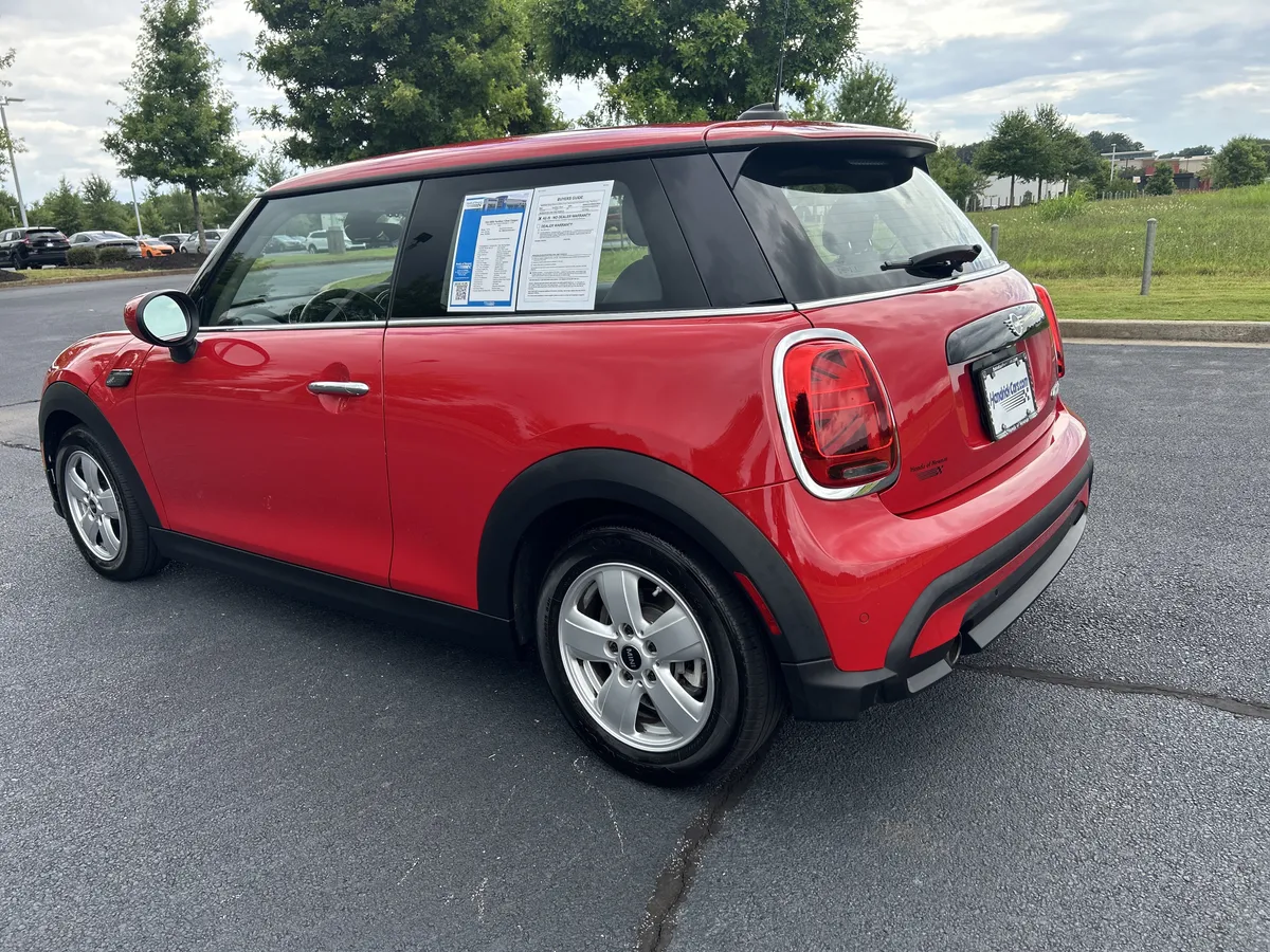 2024 MINI Hardtop 2 Door Cooper thumbnail 7