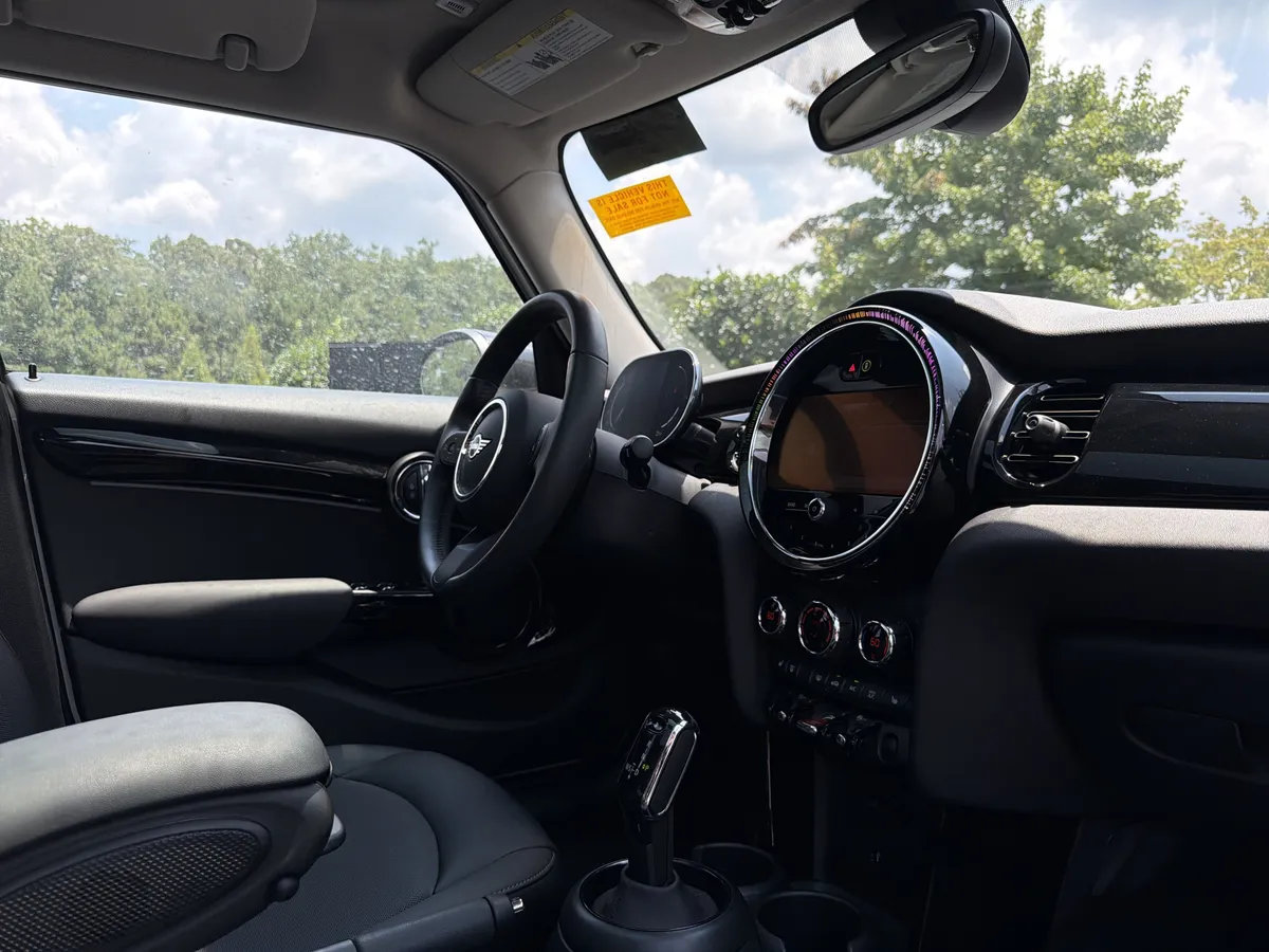 2024 MINI Hardtop 4 Door Cooper thumbnail 5