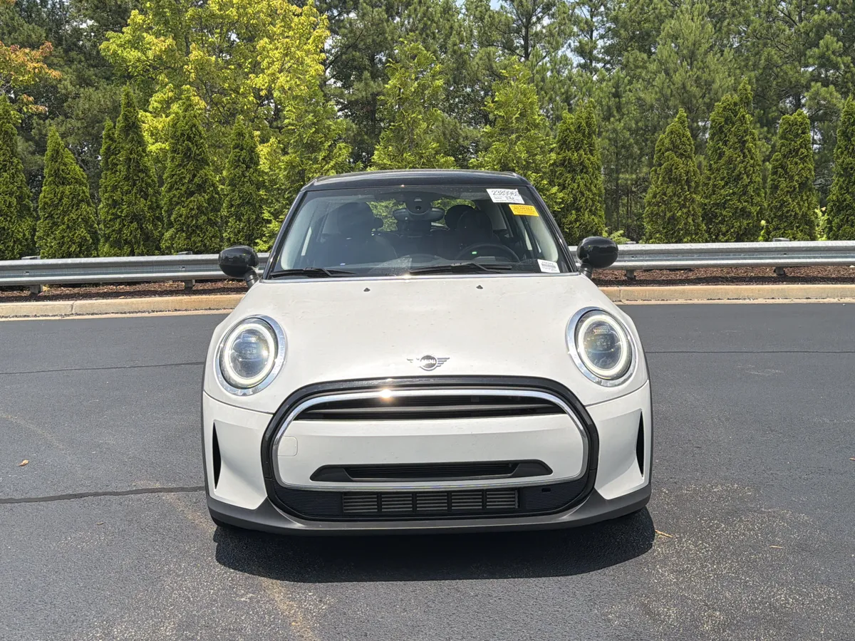 2024 MINI Hardtop 4 Door Cooper thumbnail 9