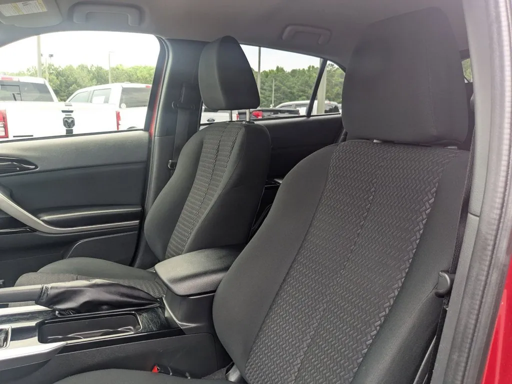 2024 Mitsubishi Eclipse Cross LE thumbnail 14