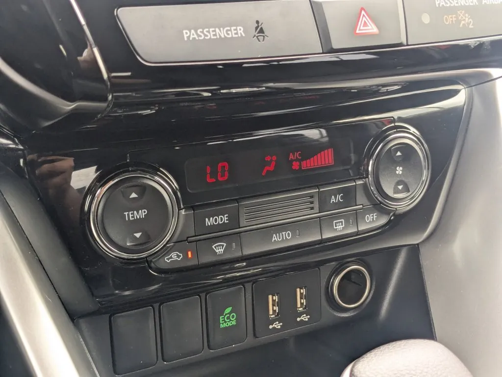 2024 Mitsubishi Eclipse Cross LE thumbnail 18