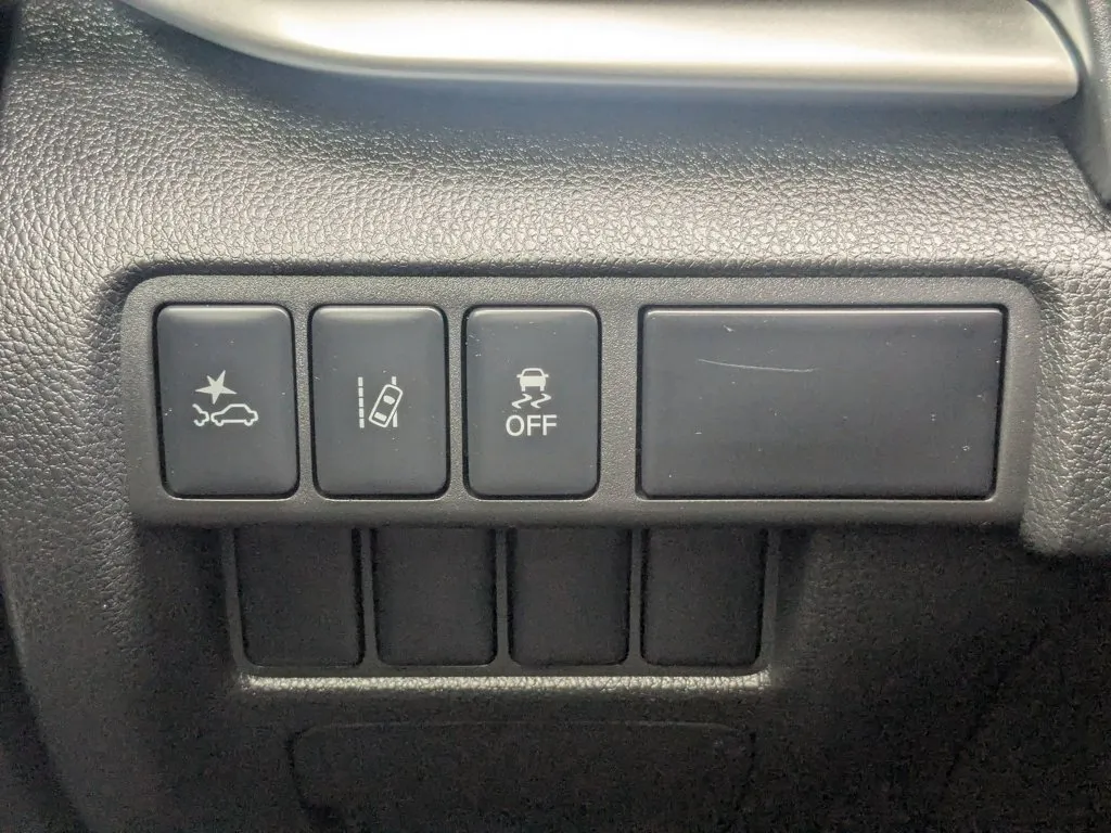 2024 Mitsubishi Eclipse Cross LE thumbnail 21