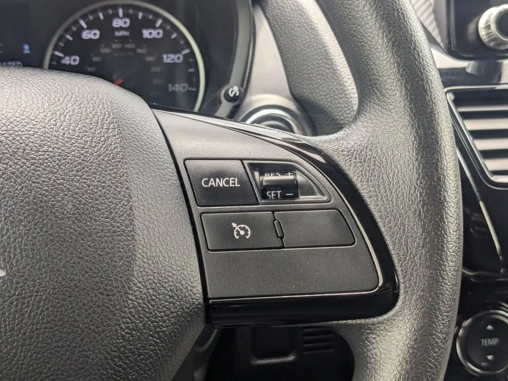 2024 Mitsubishi Eclipse Cross LE thumbnail 23