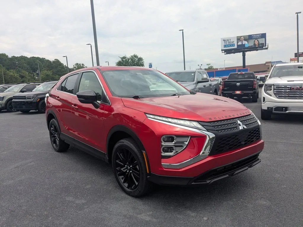2024 Mitsubishi Eclipse Cross LE thumbnail 3