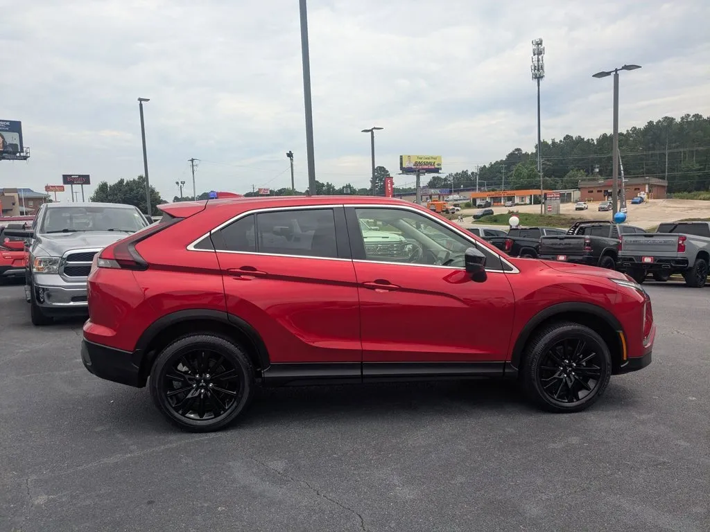 2024 Mitsubishi Eclipse Cross LE thumbnail 4