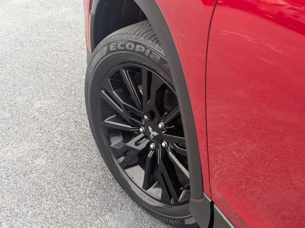 2024 Mitsubishi Eclipse Cross LE thumbnail 9