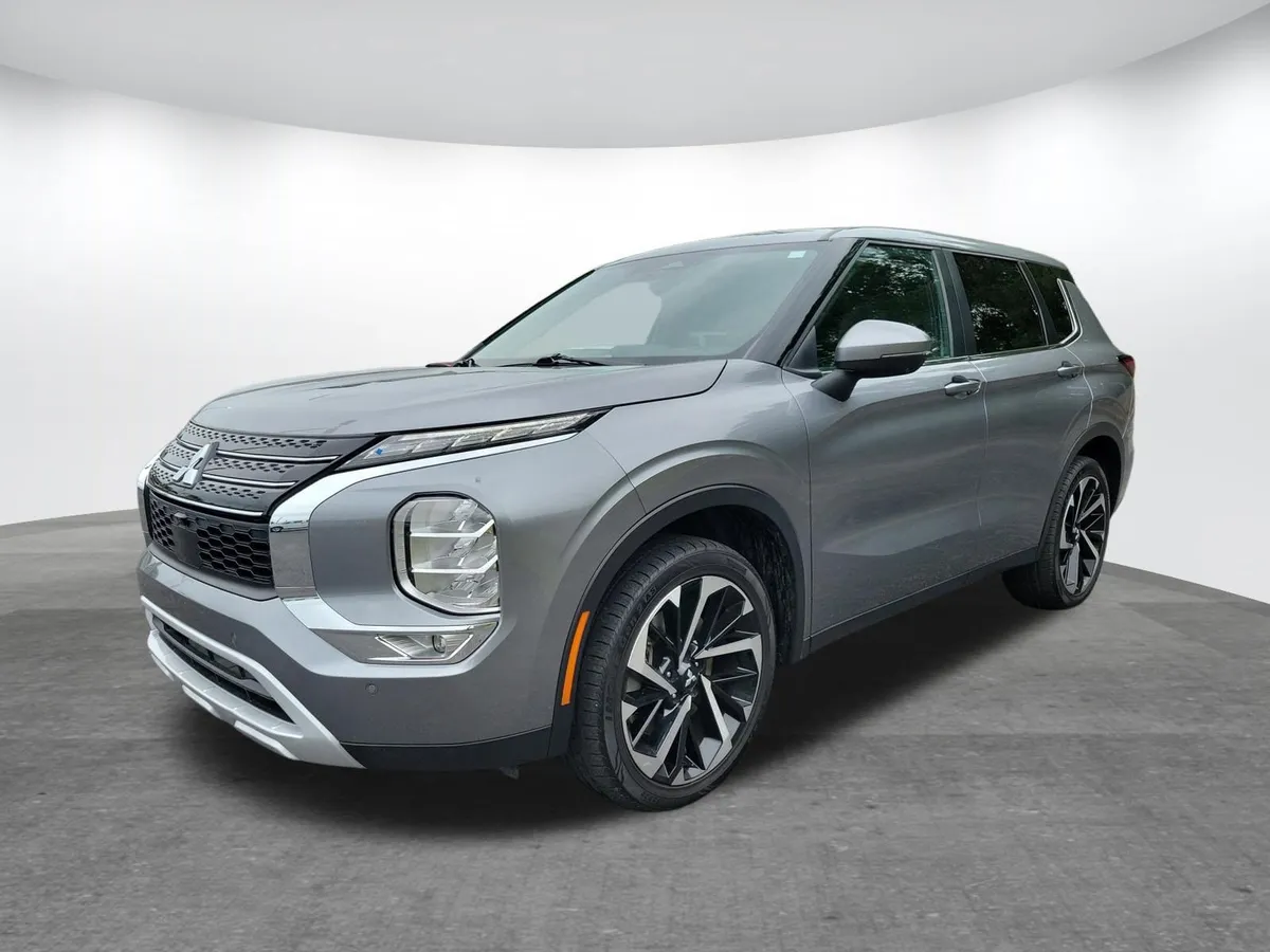 2024 Mitsubishi Outlander SE thumbnail 23