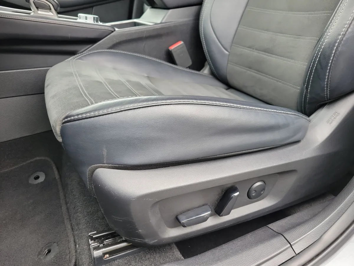2024 Mitsubishi Outlander SE thumbnail 4