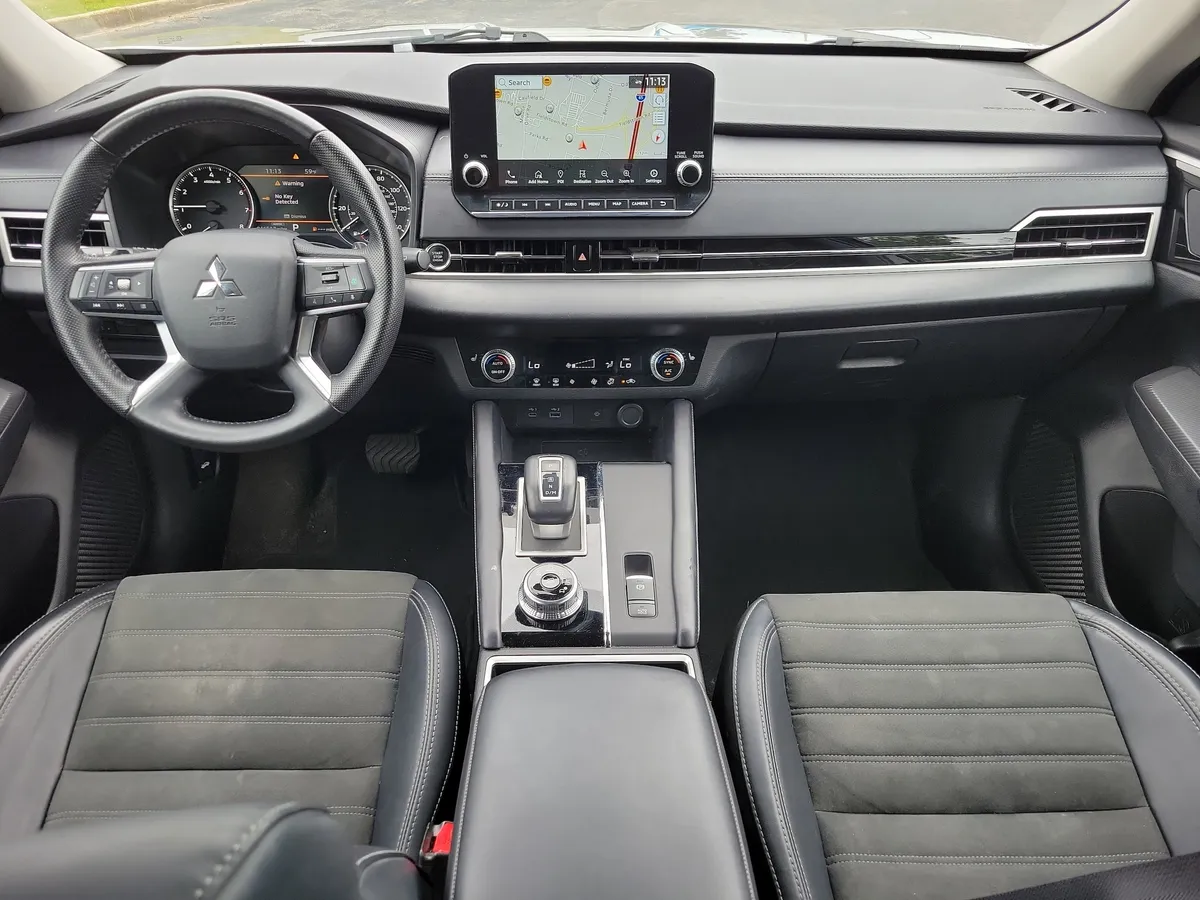 2024 Mitsubishi Outlander SE thumbnail 8