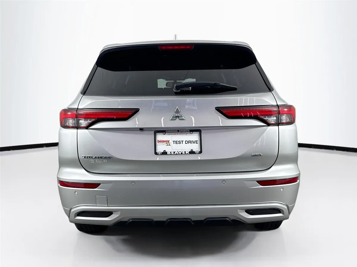 2024 Mitsubishi Outlander SEL thumbnail 12